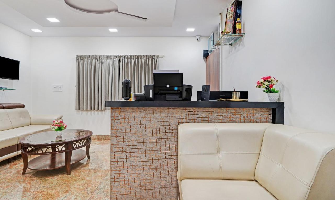 Hotel J C Comforts à Bangalore Extérieur photo